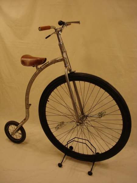BCL_Penny_Farthing_replica_velocipedo_envejecido_001