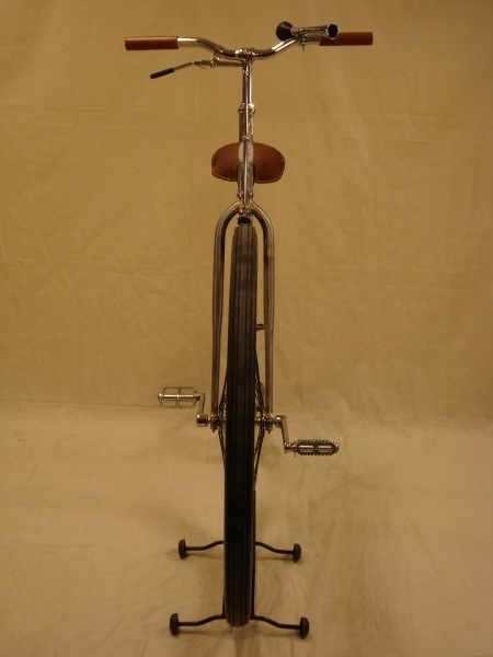 BCL_Penny_Farthing_replica_velocipedo_envejecido_011