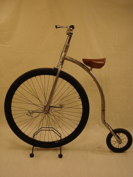 BCL_Penny_Farthing_replica_velocipedo_envejecido_014