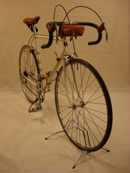 Rollo_cuero_portaherramientas_sillin_bicicleta_clasica_carreras_antigua_14