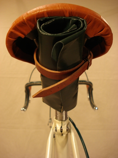 Rollo_cuero_portaherramientas_sillin_bicicleta_clasica_carreras_antigua_17