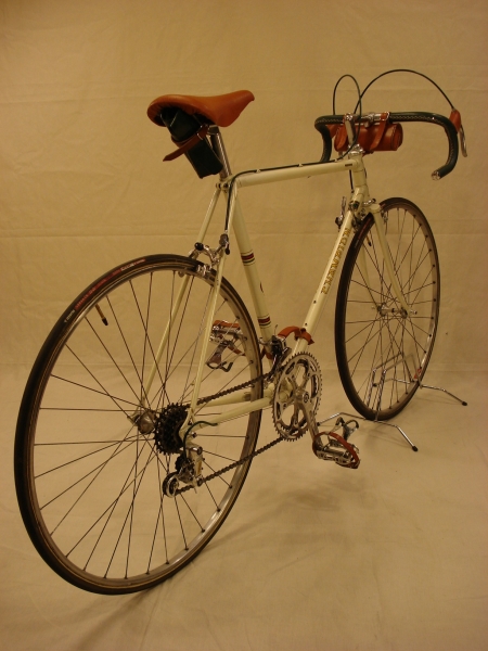 Rollo_cuero_portaherramientas_sillin_bicicleta_clasica_carreras_antigua_19