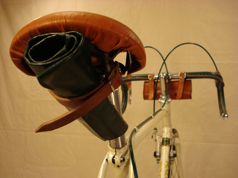 Rollo_cuero_portaherramientas_sillin_bicicleta_clasica_carreras_antigua_22
