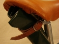 Rollo_cuero_portaherramientas_sillin_bicicleta_clasica_carreras_antigua_21