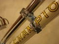 Soporte_bomba_cuero_aluminio_personalizado_05